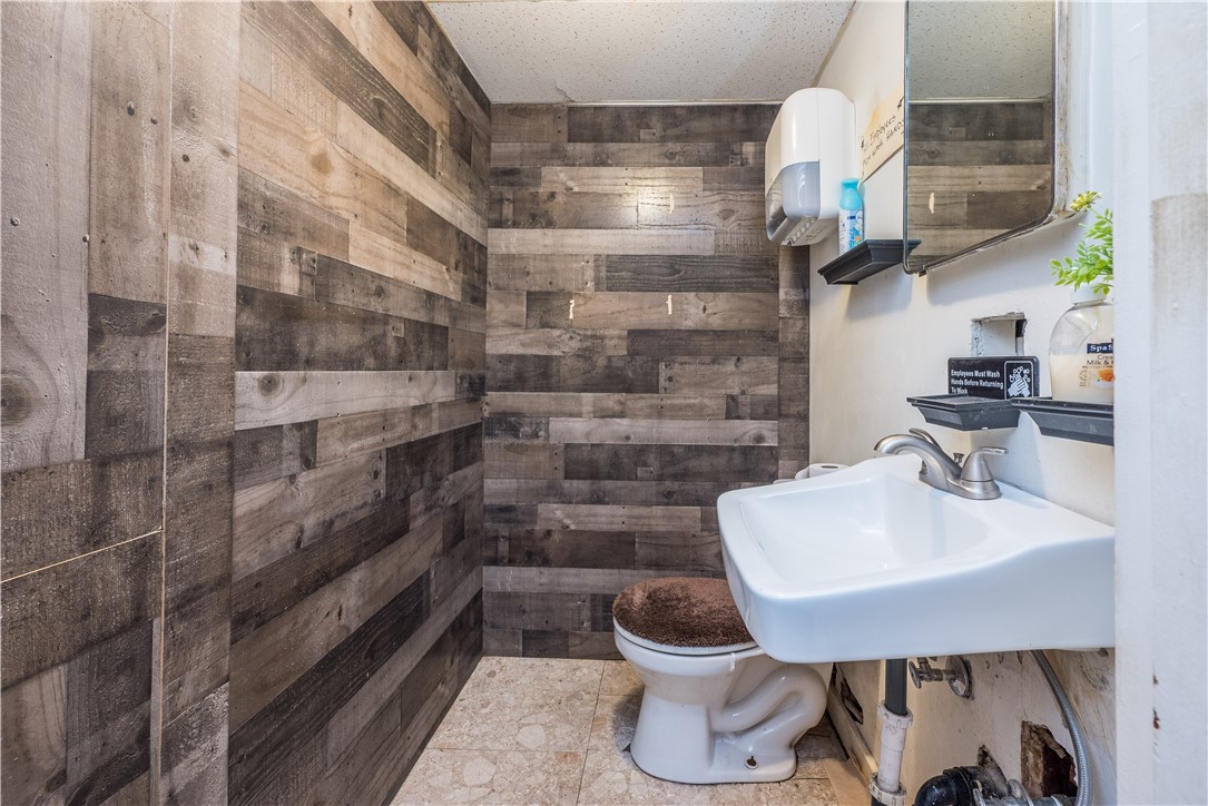 Aliquippa, Pennsylvania 15001, United States, ,Commercial,Active,58686