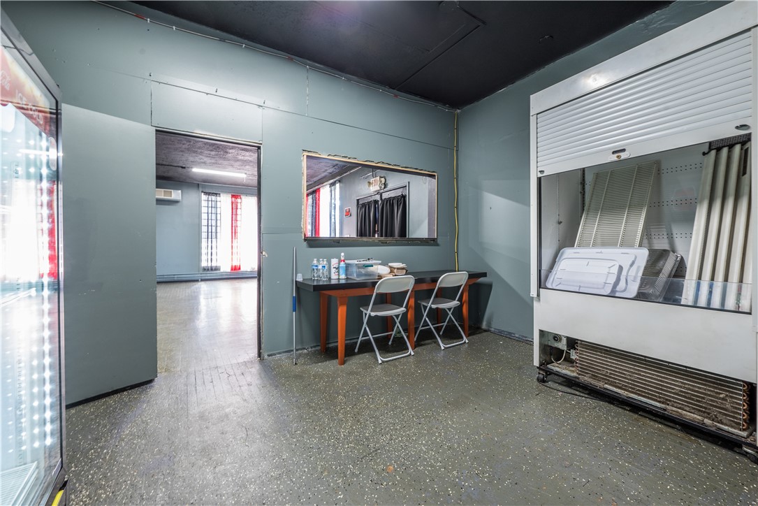 Aliquippa, Pennsylvania 15001, United States, ,Commercial,Active,58686