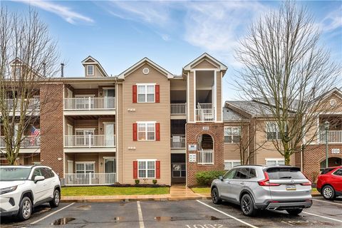 Photo of 1003 Stockton Rdg Rdg, Cranberry Twp, PA 16066 (MLS # 1736968)