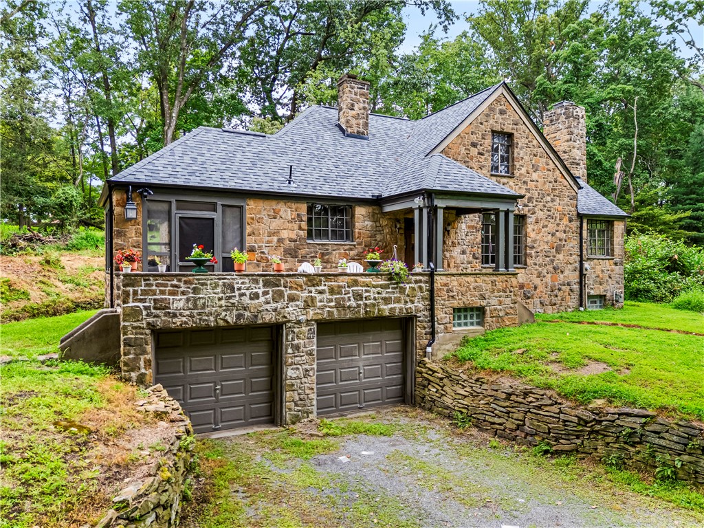 2501 Oakwood Rd