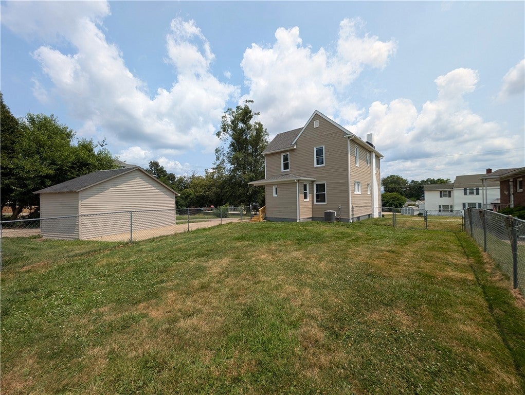 4 Hookton Avenue