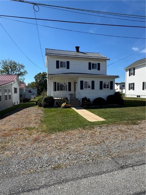 Photo of 19 Chestnut St, Coral, PA 15731 (MLS # 1724169)