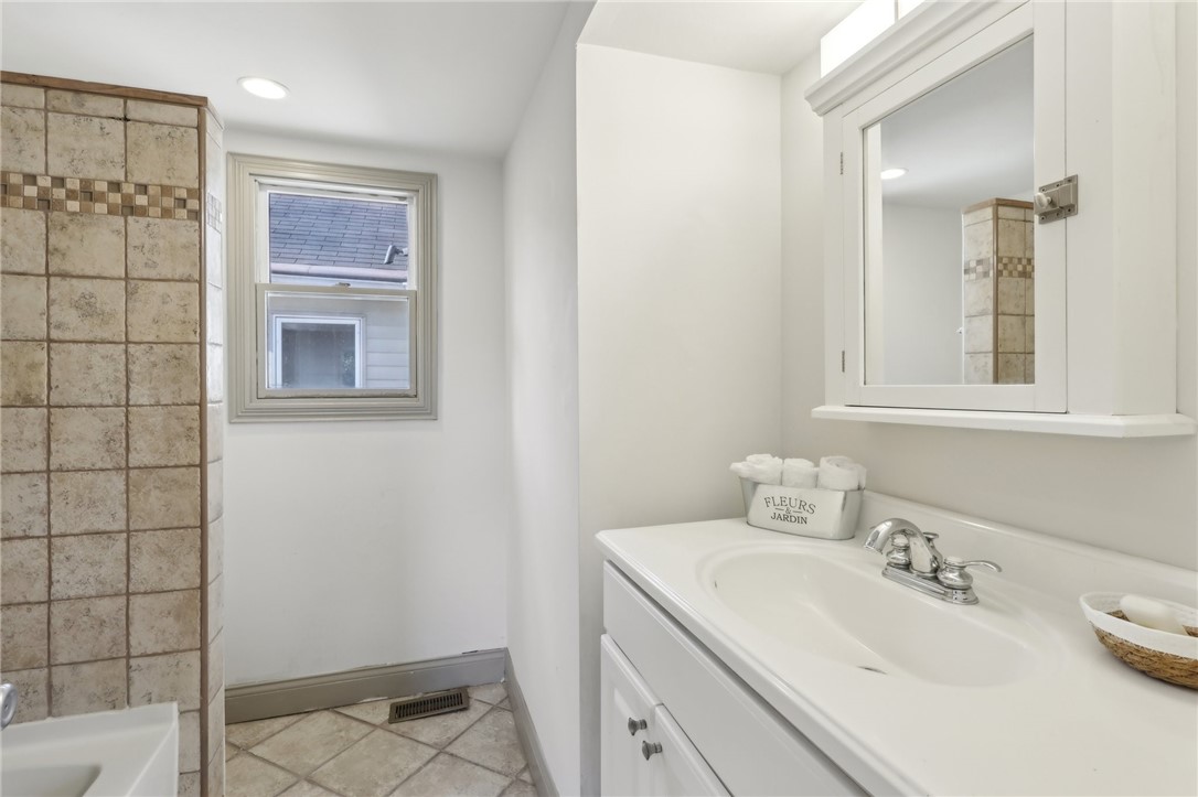 1050 Rose Ave Ave, Coraopolis, Pennsylvania image 20