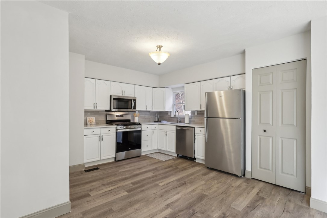 1050 Rose Ave Ave, Coraopolis, Pennsylvania image 9