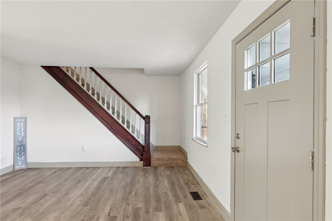 1050 Rose Ave Ave, Coraopolis, Pennsylvania image 3