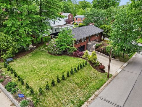 Photo of 450 Willow Dr, Pittsburgh, PA 15243 (MLS # 1759147)