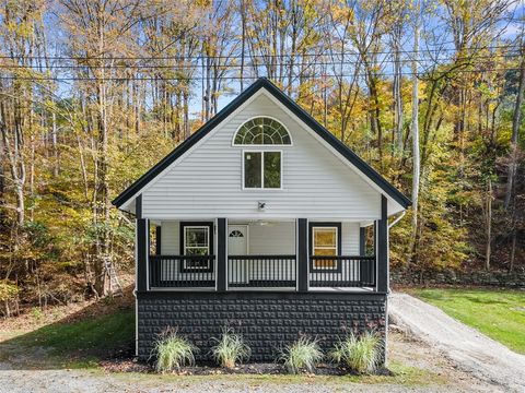 Photo of 723 Glenfield Rd, Sewickley, PA 15143 (MLS # 1726082)