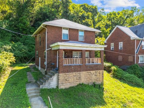 Photo of 5015 Ampere St, Pittsburgh, PA 15207 (MLS # 1742853)