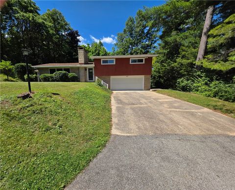 Photo of 120 Virginia St, Latrobe, PA 15650 (MLS # 1759858)