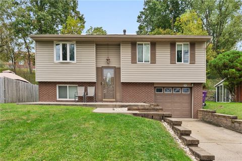 Photo of 210 Great Smokey Dr, Pittsburgh, PA 15239 (MLS # 1725823)