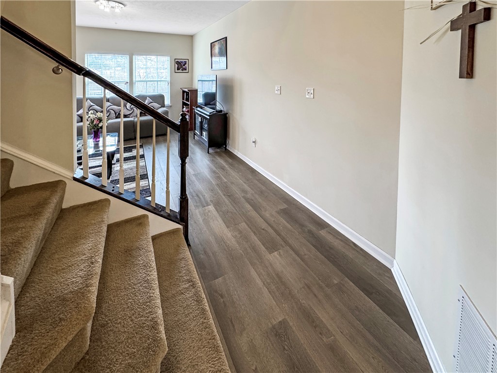 5270 Lantern Hill Ext Ext, Whitehall, Pennsylvania image 3