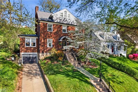 Photo of 240 Inglewood Dr, Pittsburgh, PA 15228 (MLS # 1748991)