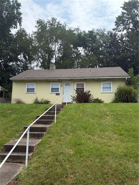 Homes For Sale - 213 Caruso Dr<br/> Monroeville, PA 15146