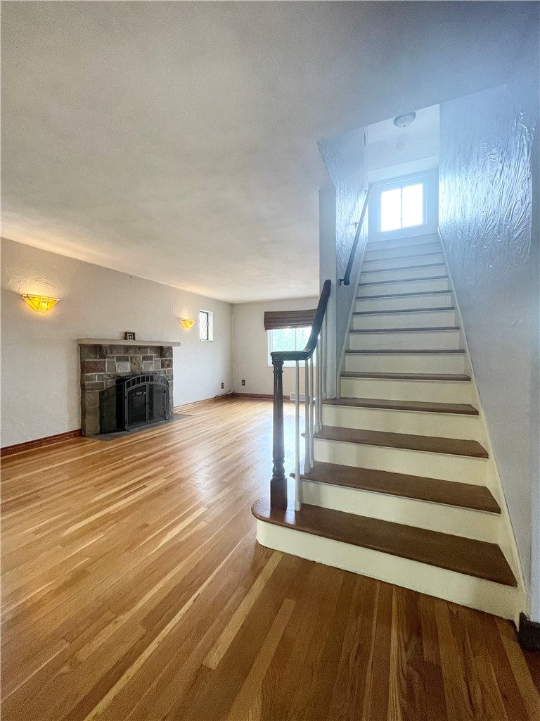 1706 Pioneer Ave