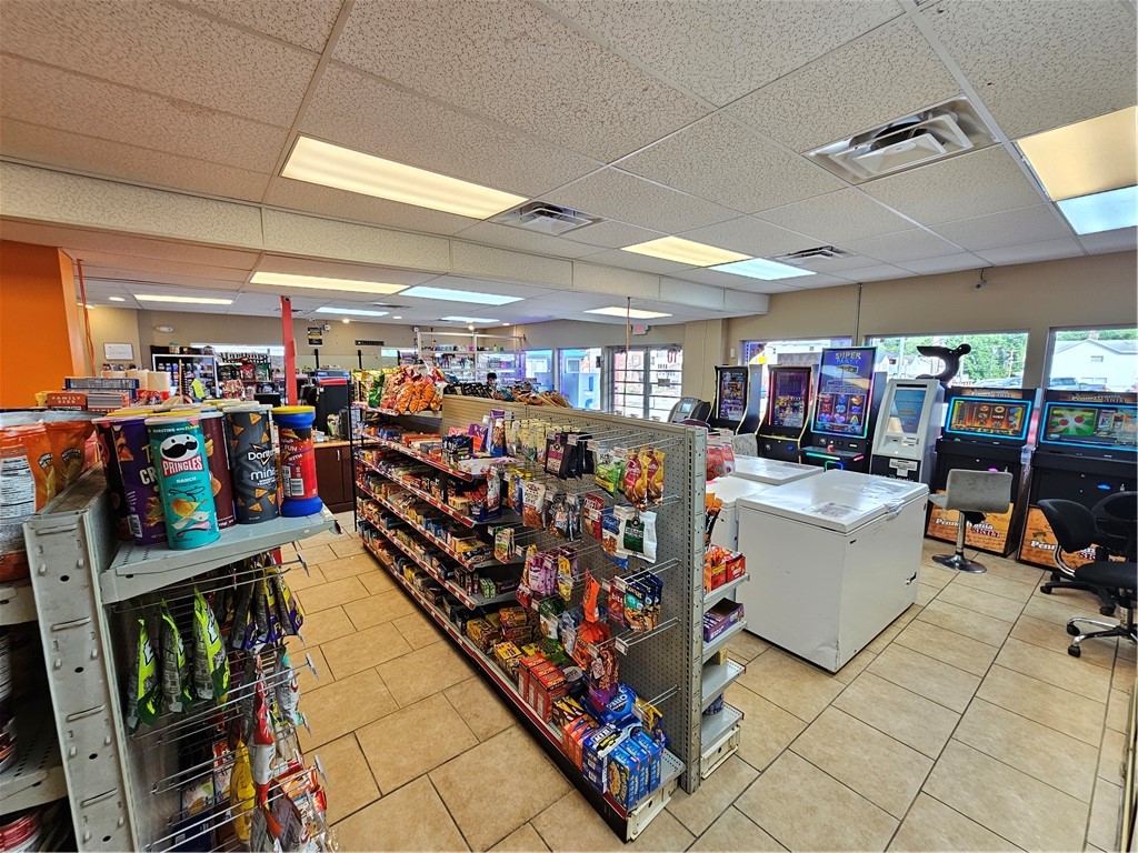 Uniontown, Pennsylvania 15401, United States, ,Commercial,Active,147273