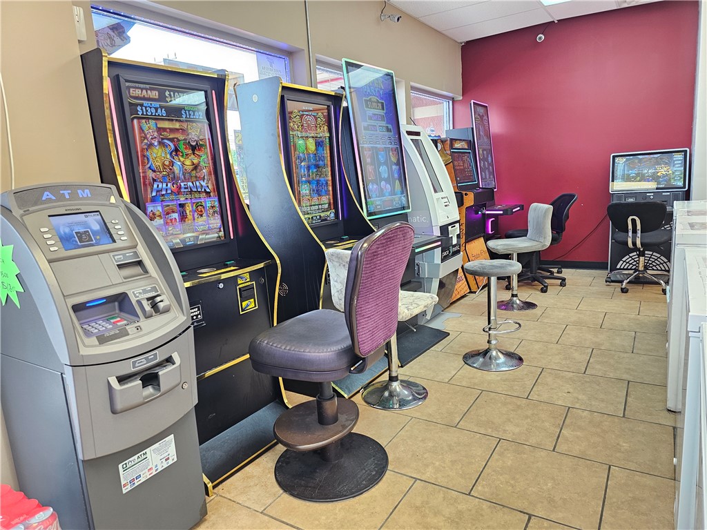 Uniontown, Pennsylvania 15401, United States, ,Commercial,Active,147273