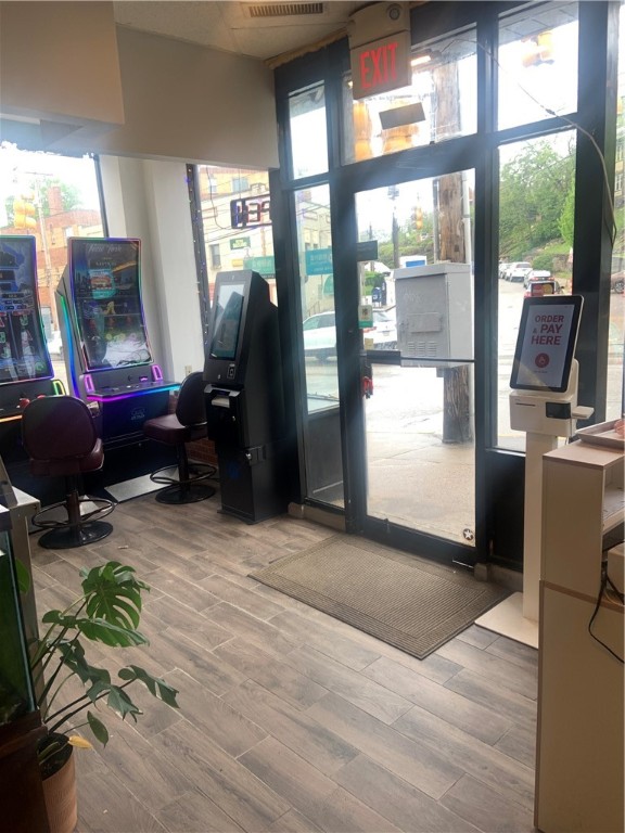 Squirrel Hill, Pennsylvania 15217, United States, ,Commercial,Active,126371