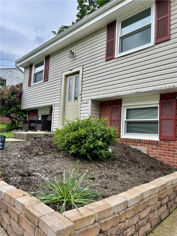 5936 Leprechaun Dr, Bethel Park, Pennsylvania image 4