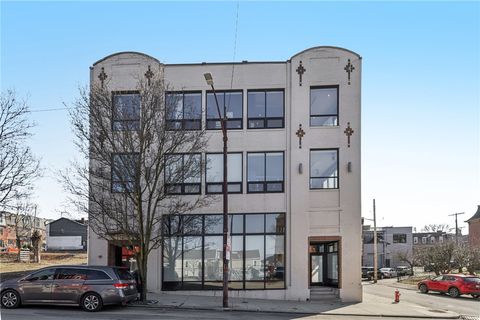 Photo of 3644 Penn Ave #301, Pittsburgh, PA 15201 (MLS # 1741925)