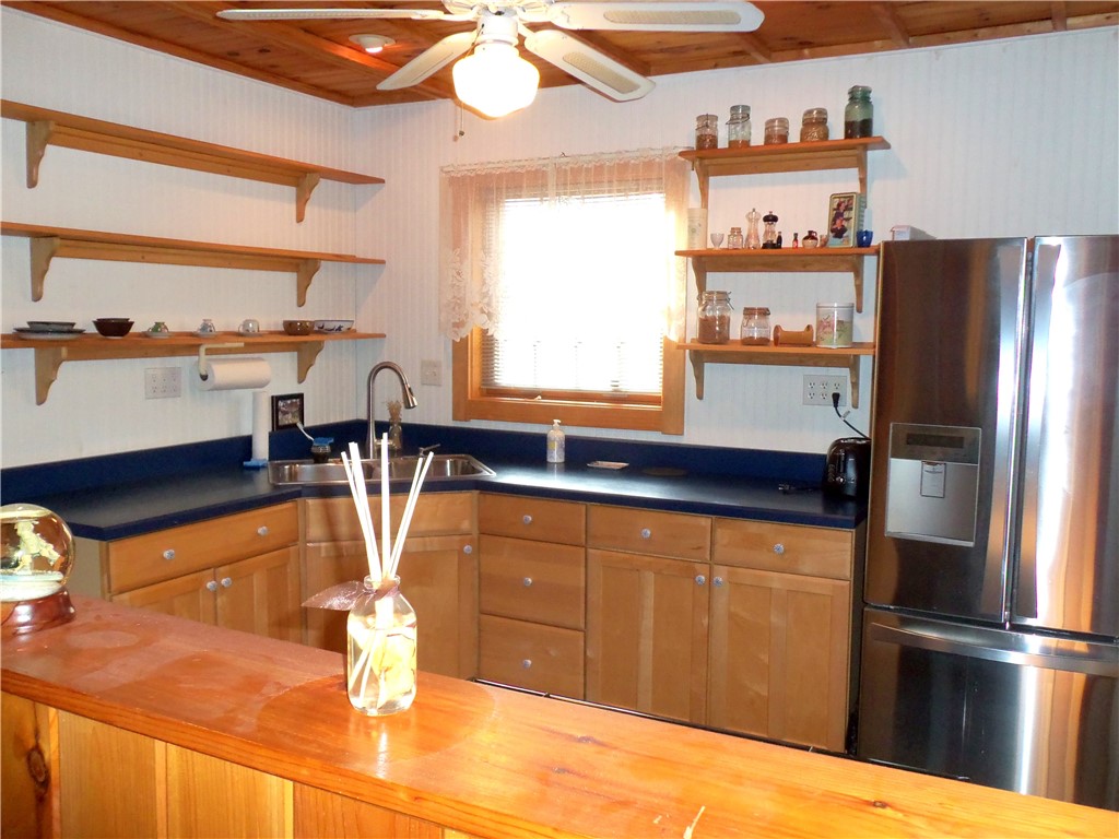 Cecil, Pennsylvania 15057, United States, 2 Bedrooms Bedrooms, ,2 BathroomsBathrooms,Residential,Pending,252022