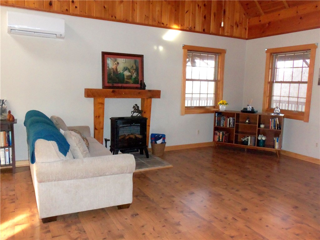 Cecil, Pennsylvania 15057, United States, 2 Bedrooms Bedrooms, ,2 BathroomsBathrooms,Residential,Pending,252022