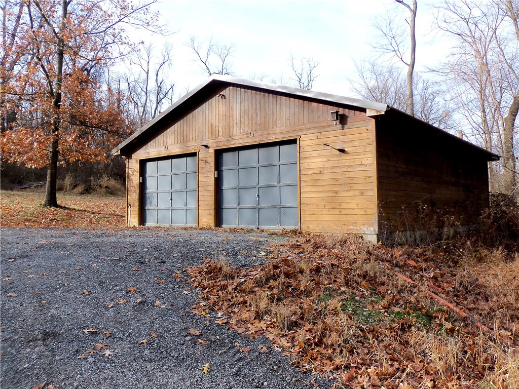 Cecil, Pennsylvania 15057, United States, 2 Bedrooms Bedrooms, ,2 BathroomsBathrooms,Residential,Pending,252022