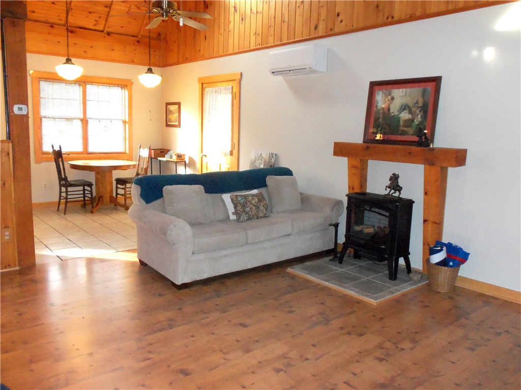 Cecil, Pennsylvania 15057, United States, 2 Bedrooms Bedrooms, ,2 BathroomsBathrooms,Residential,Pending,252022