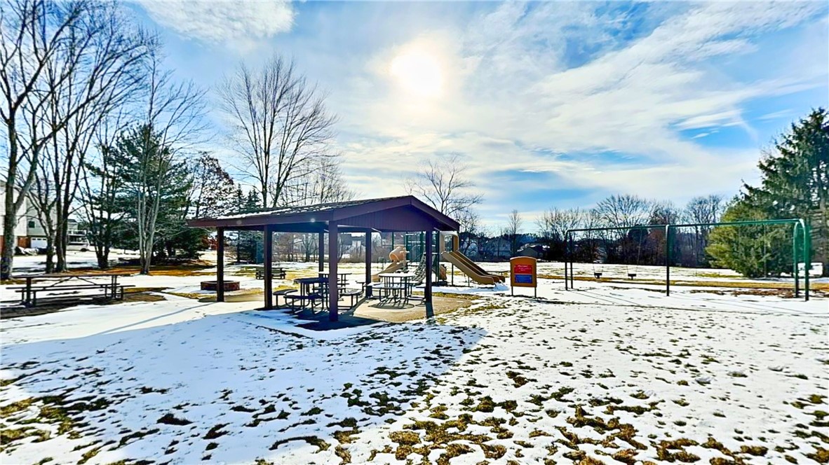 Cranberry Twp, Pennsylvania 16066, United States, 4 Bedrooms Bedrooms, ,3 BathroomsBathrooms,Residential,Pending,78911