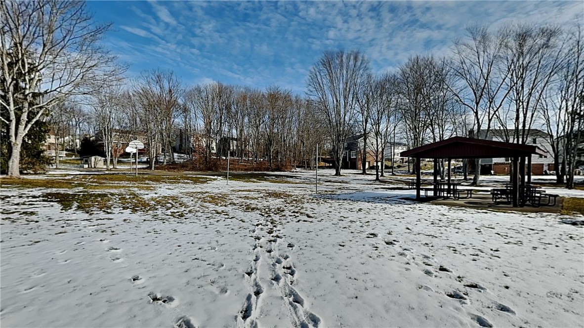 Cranberry Twp, Pennsylvania 16066, United States, 4 Bedrooms Bedrooms, ,3 BathroomsBathrooms,Residential,Pending,78911