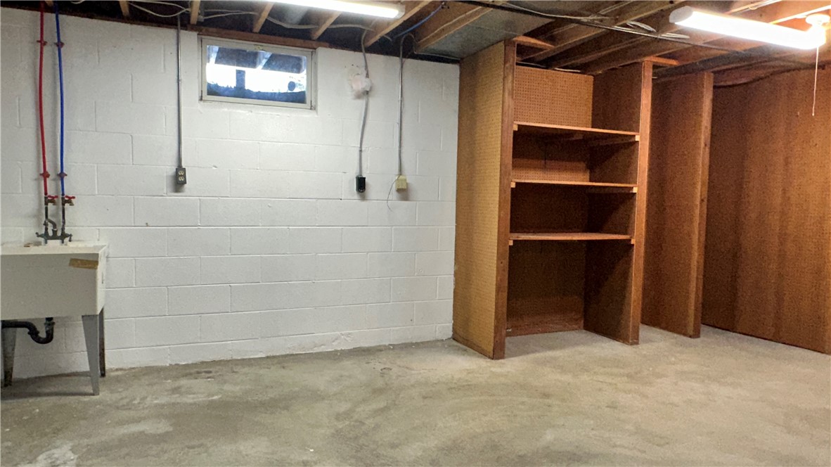 Cranberry Twp, Pennsylvania 16066, United States, 4 Bedrooms Bedrooms, ,3 BathroomsBathrooms,Residential,Pending,78911