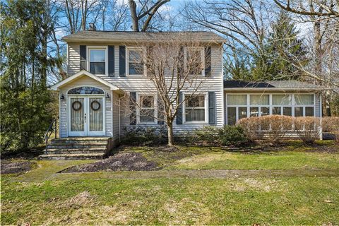Photo of 421 E Washington Blvd, Grove City, PA 16127 (MLS # 1741805)
