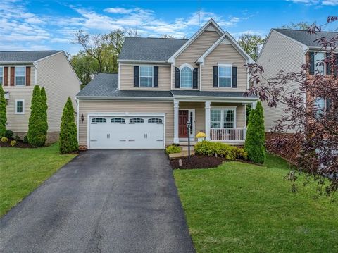Photo of 1115 Towervue Dr, Pittsburgh, PA 15227 (MLS # 1724906)