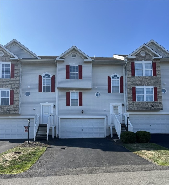 View South Strabane, PA 15301 townhome