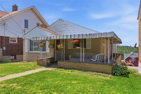 Photo of 5138 Delford St, Pittsburgh, PA 15207 (MLS # 1762980)