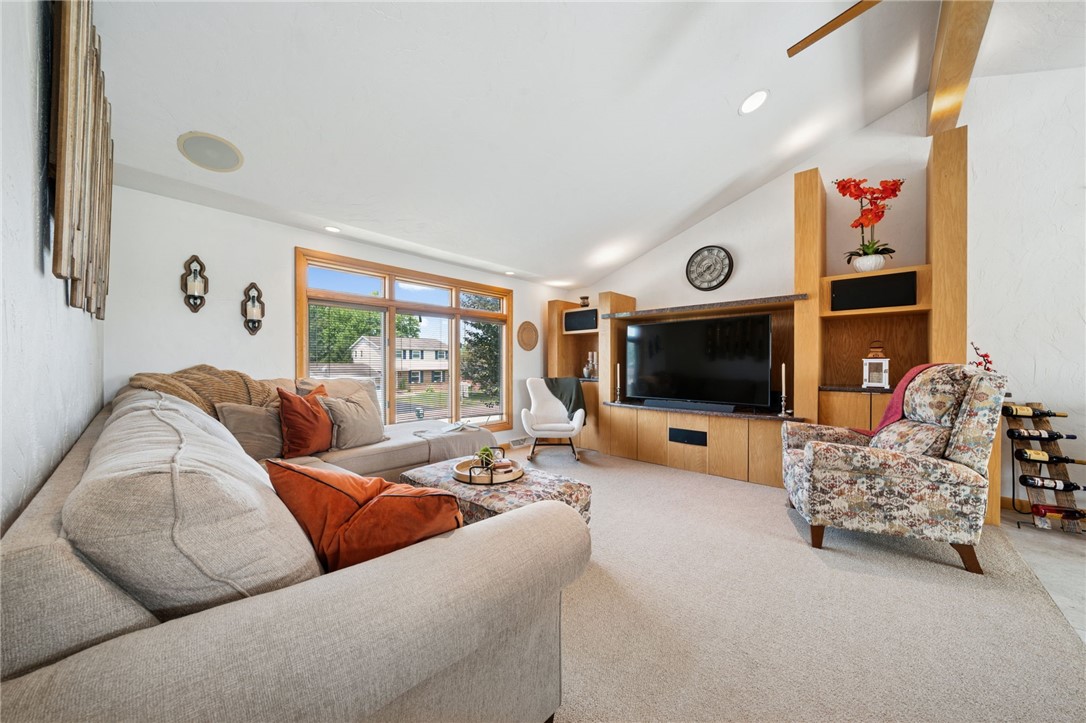 716 Courtview