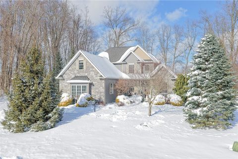 Photo of 272 Cabernet Drive, New Castle, PA 16105 (MLS # 1740976)