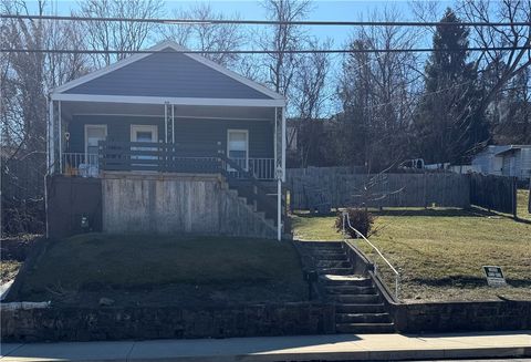 Photo of 529 Craighead St, Canonsburg, PA 15317 (MLS # 1742027)