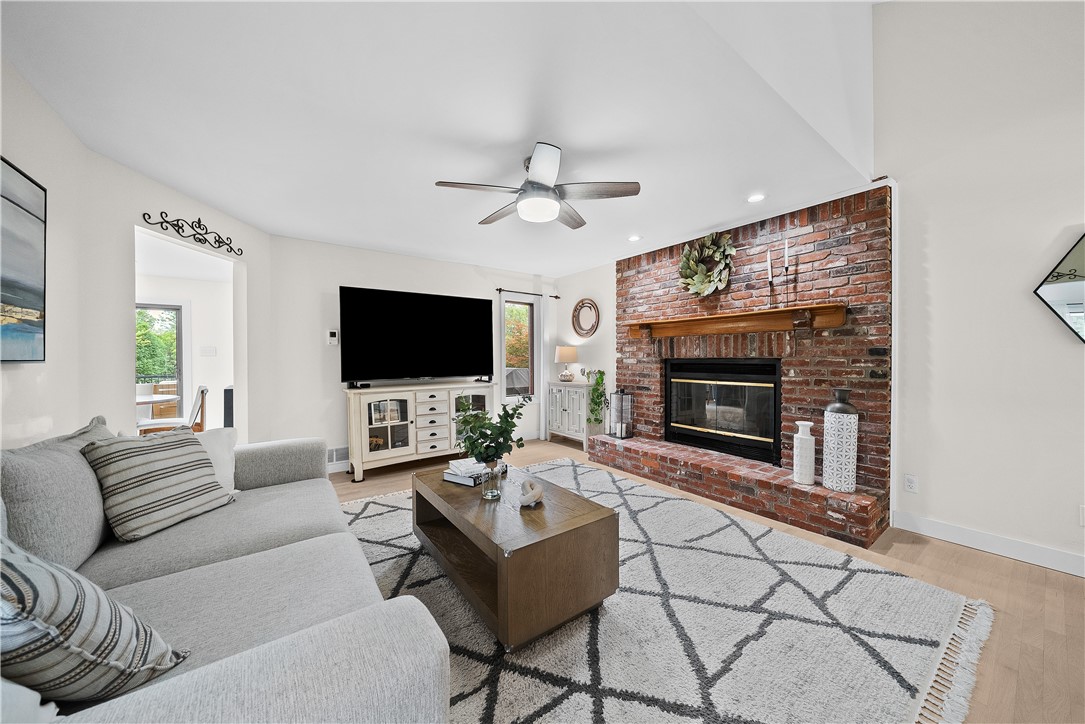 419 Woodcock Dr