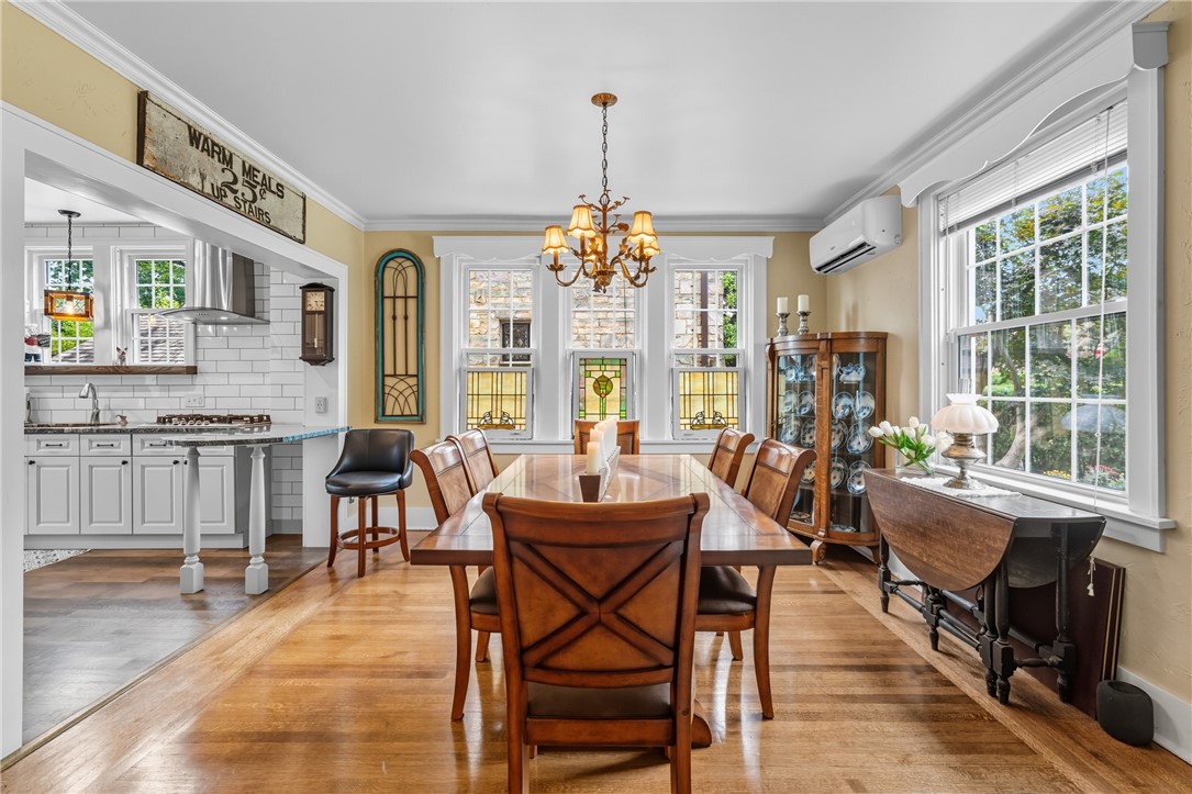 Brentwood, Pennsylvania 15227, United States, 5 Bedrooms Bedrooms, ,4 BathroomsBathrooms,Residential,Active,219260