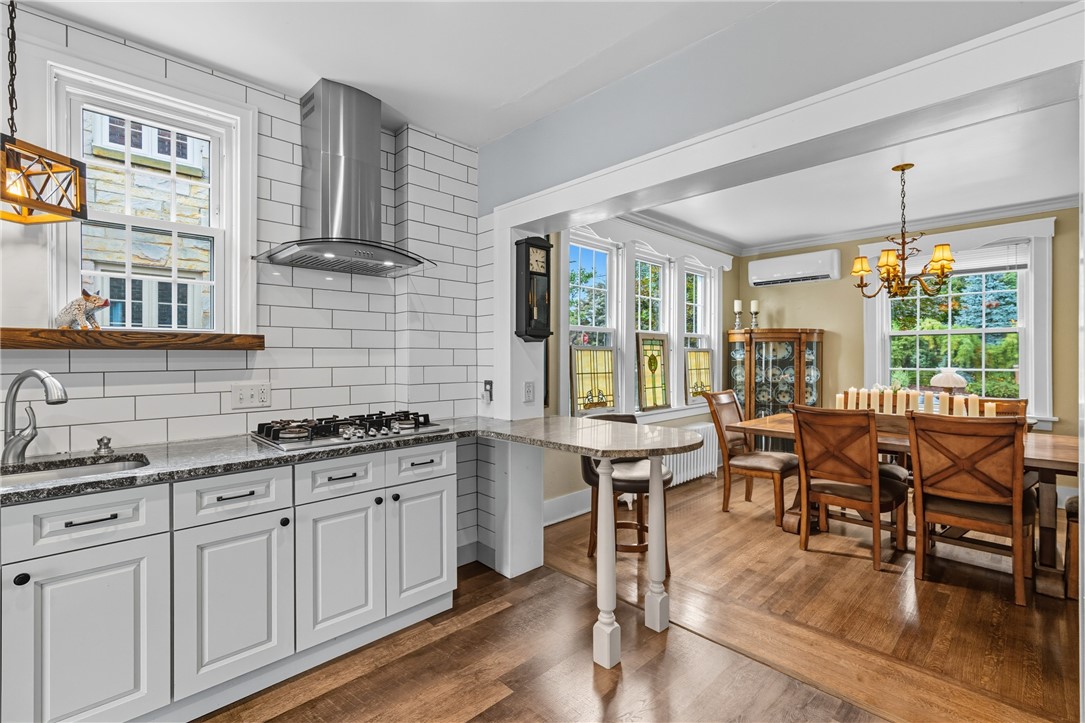 Brentwood, Pennsylvania 15227, United States, 5 Bedrooms Bedrooms, ,4 BathroomsBathrooms,Residential,Active,219260