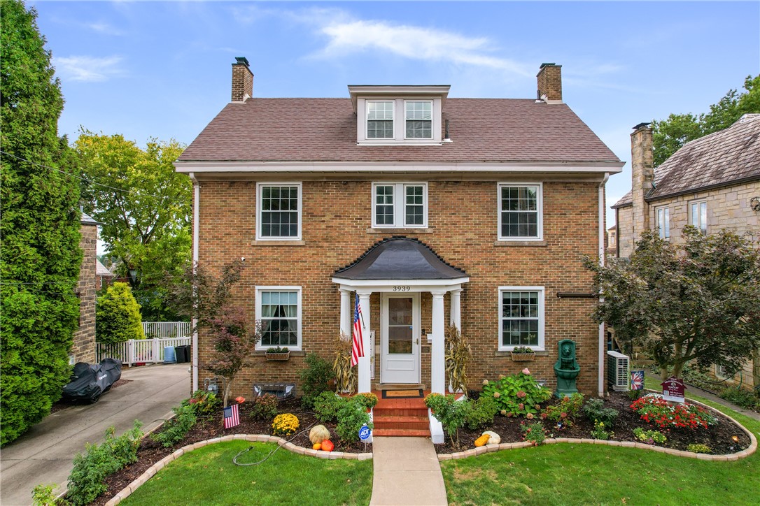 Brentwood, Pennsylvania 15227, United States, 5 Bedrooms Bedrooms, ,4 BathroomsBathrooms,Residential,Active,219260