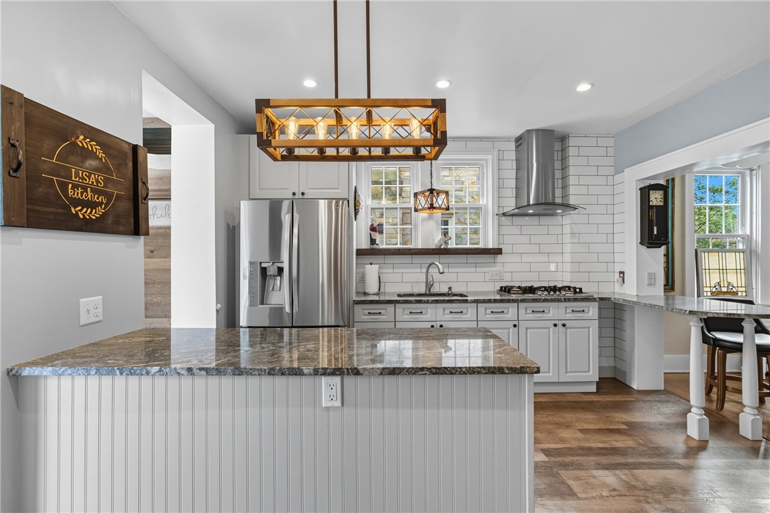 Brentwood, Pennsylvania 15227, United States, 5 Bedrooms Bedrooms, ,4 BathroomsBathrooms,Residential,Active,219260