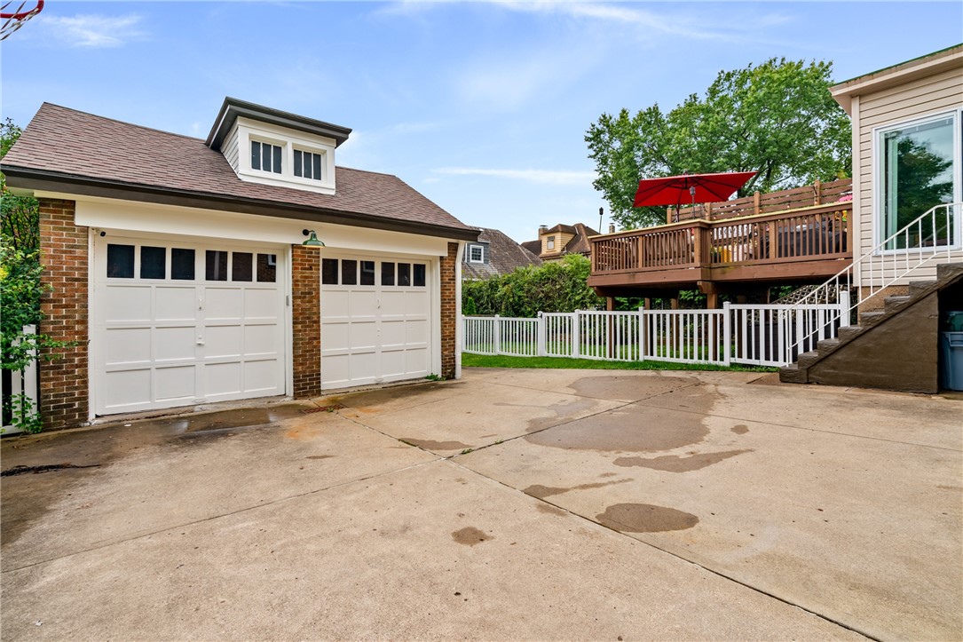 Brentwood, Pennsylvania 15227, United States, 5 Bedrooms Bedrooms, ,4 BathroomsBathrooms,Residential,Active,219260