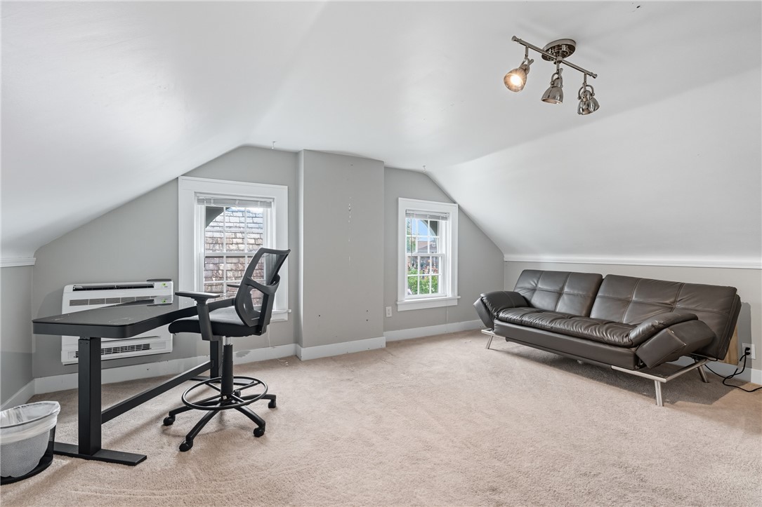 Brentwood, Pennsylvania 15227, United States, 5 Bedrooms Bedrooms, ,4 BathroomsBathrooms,Residential,Active,219260