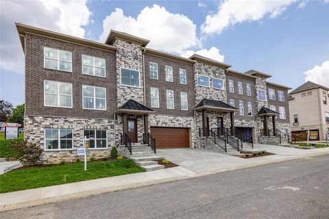 239 Lucca Ln Upper St Clair PA 15241