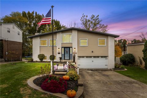 Photo of 4426 Helmar Dr, Monroeville, PA 15146 (MLS # 1727490)