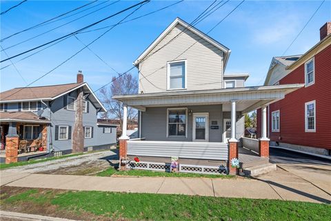 Photo of 6 W Market St, Burgettstown, PA 15021 (MLS # 1745247)