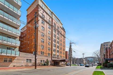 Photo for 144 N Dithridge 308