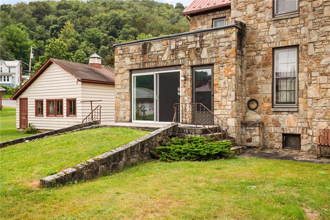 Hooversville, Pennsylvania 15936, United States, 3 Bedrooms Bedrooms, ,2 BathroomsBathrooms,Residential,Active,192533