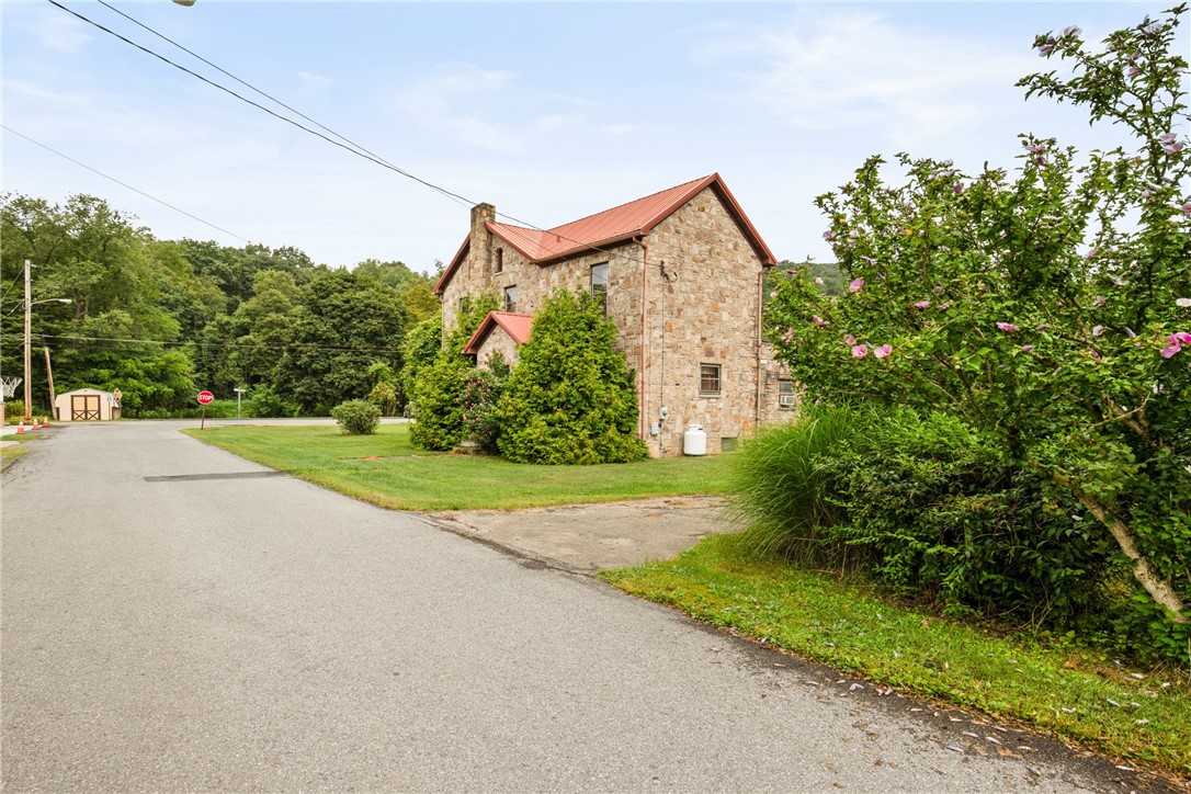 Hooversville, Pennsylvania 15936, United States, 3 Bedrooms Bedrooms, ,2 BathroomsBathrooms,Residential,Active,192533